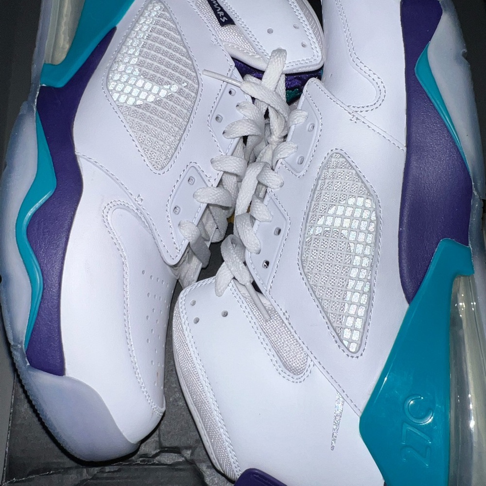 Jordan’s - Picture 2 of 7